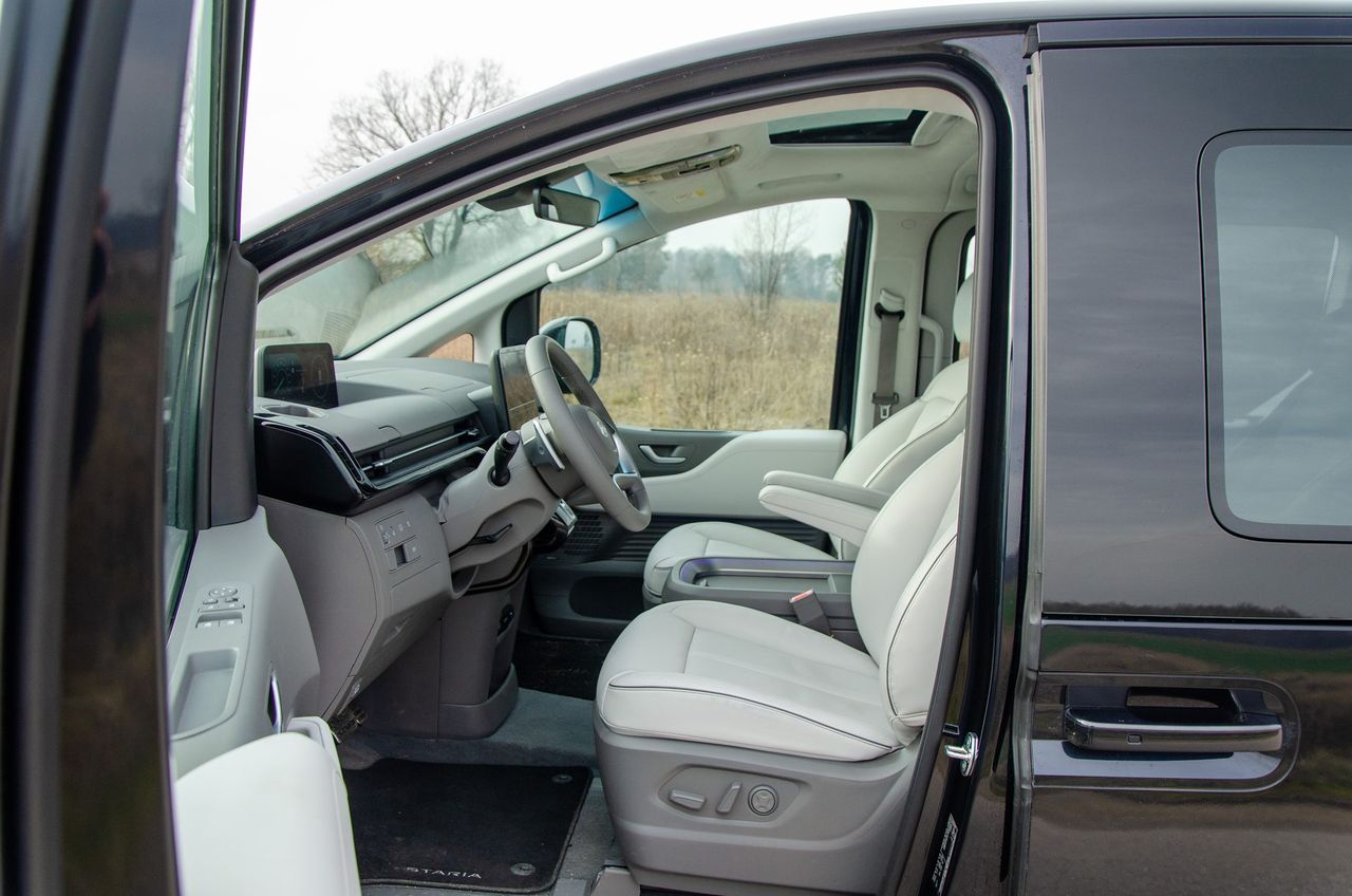 Hyundai Staria