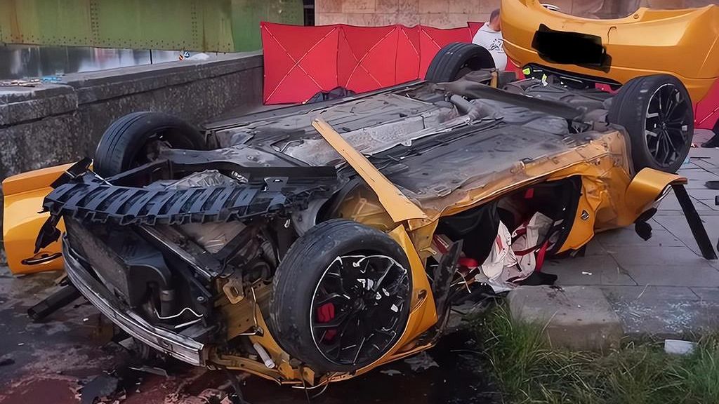 Renault było kompletnie zniszczone.