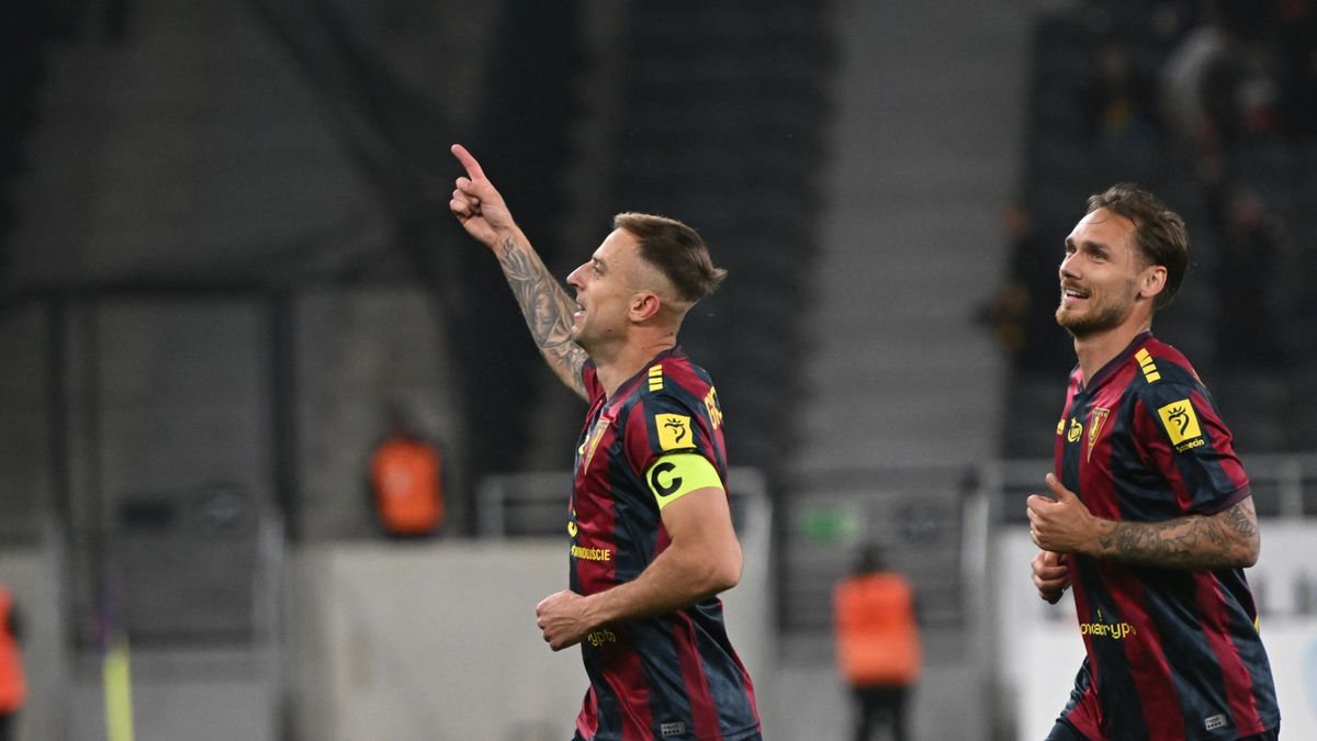 PAP / Marcin Bielecki / Kamil Grosicki w meczu Pogoni Szczecin z Motorem Lublin