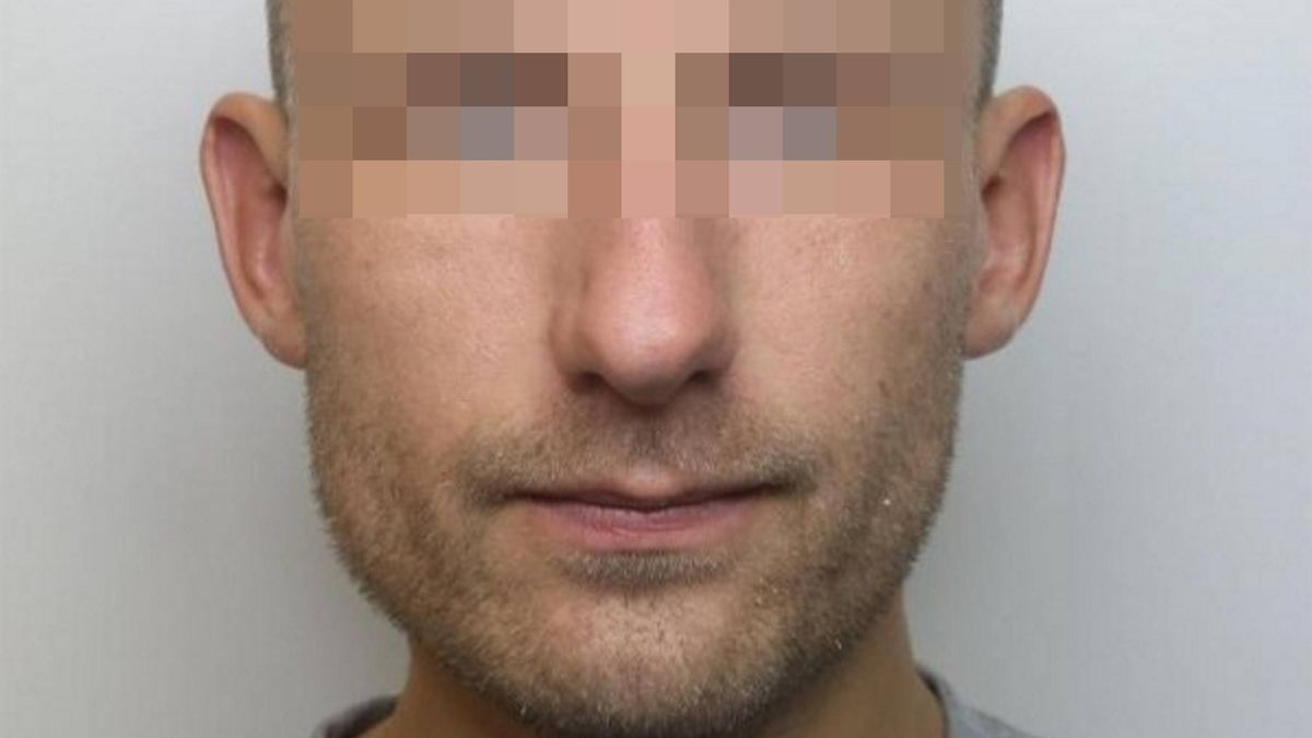 Radosław M. dokonał napaści an tle seksualnym. 