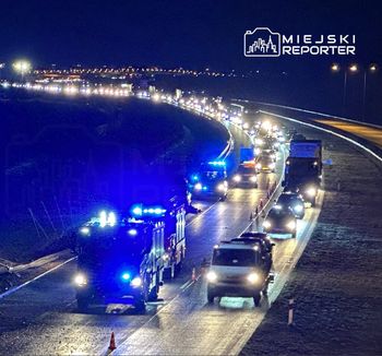 Gocław: Wypadek na S17. Trasa całkowicie zablokowana. Cztery osoby ranne