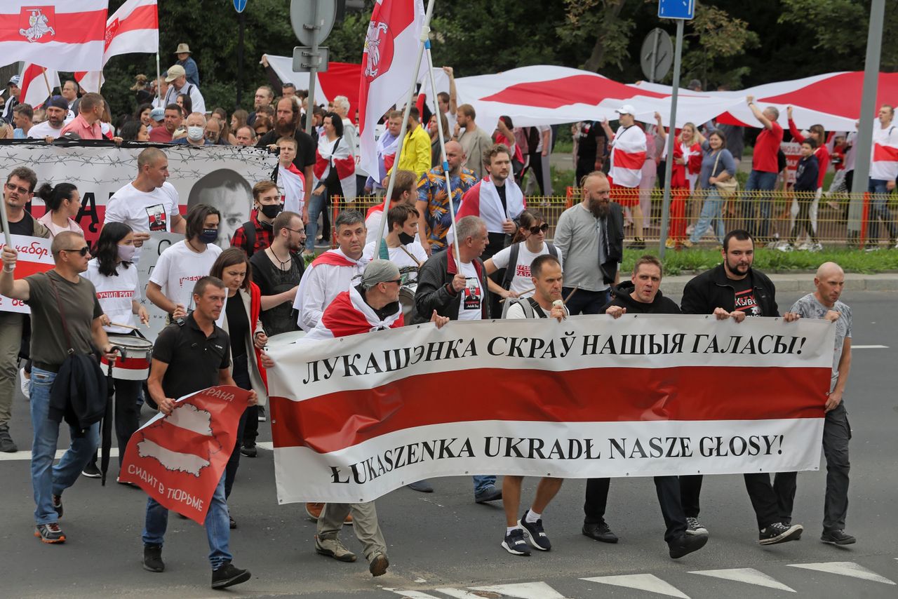 Manifestacje w rocznicę sfałszowanych wyborów na Białorusi