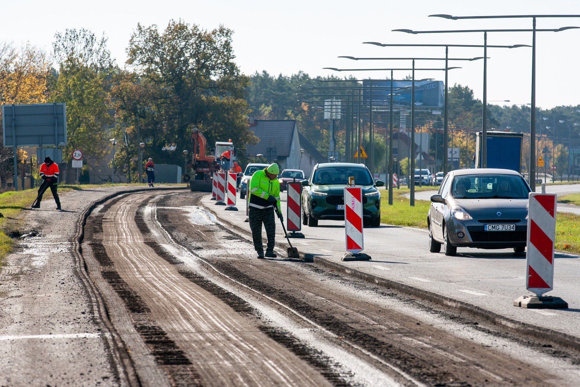 Prace w pierwszym etapie prowadzone są na jezdni w kierunku centrum miasta na odcinku przy lotnisku.