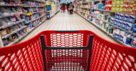 2,5 mln Polaków żyje w skrajnym ubóstwie. Ruszyła wielkanocna zbiórka żywności