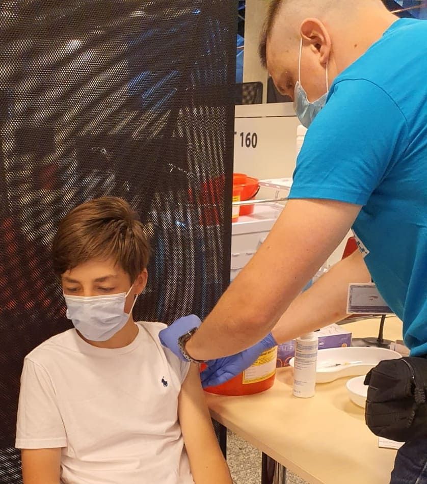 Syn Małgorzaty Rozenek przyjął szczepionkę