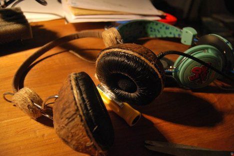 Ekoblogia: Słuchawki z kokosowych skorup