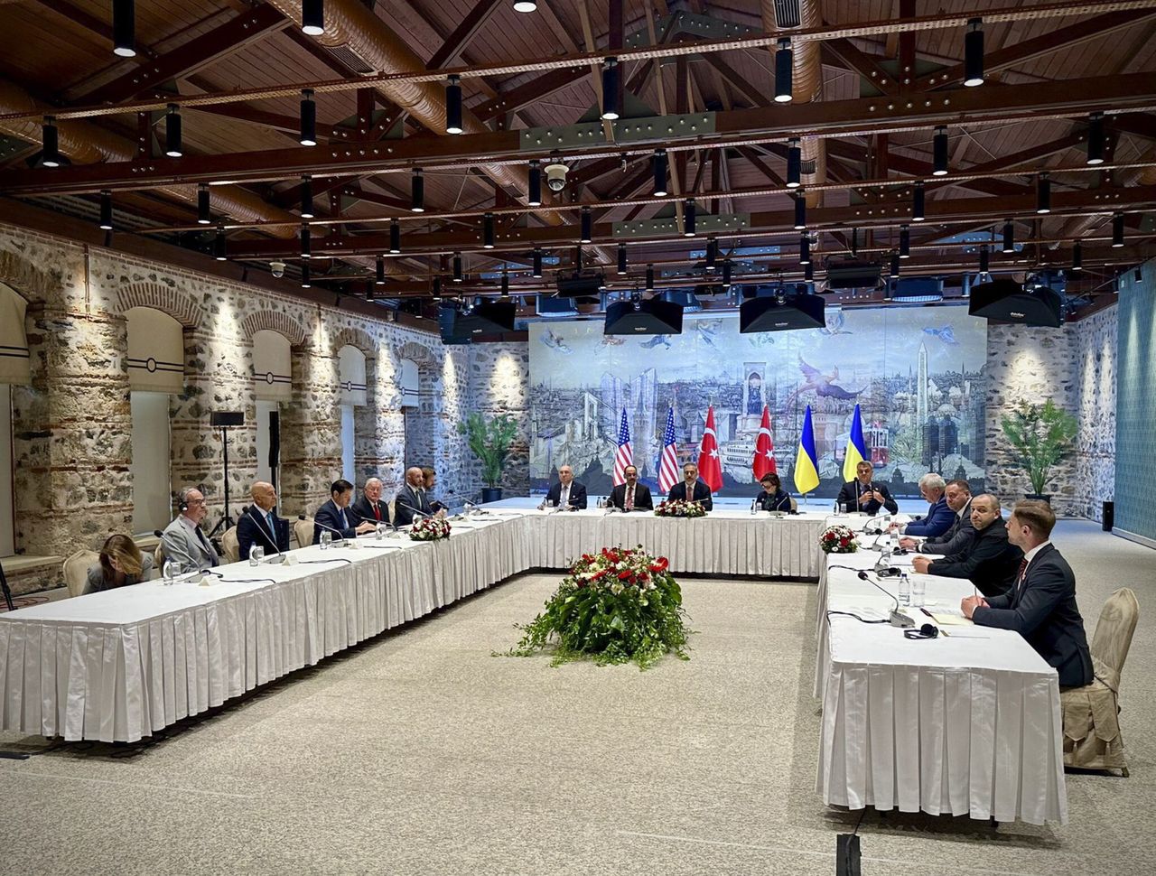 Trump's potential role in resolving Ukraine-Russia talks