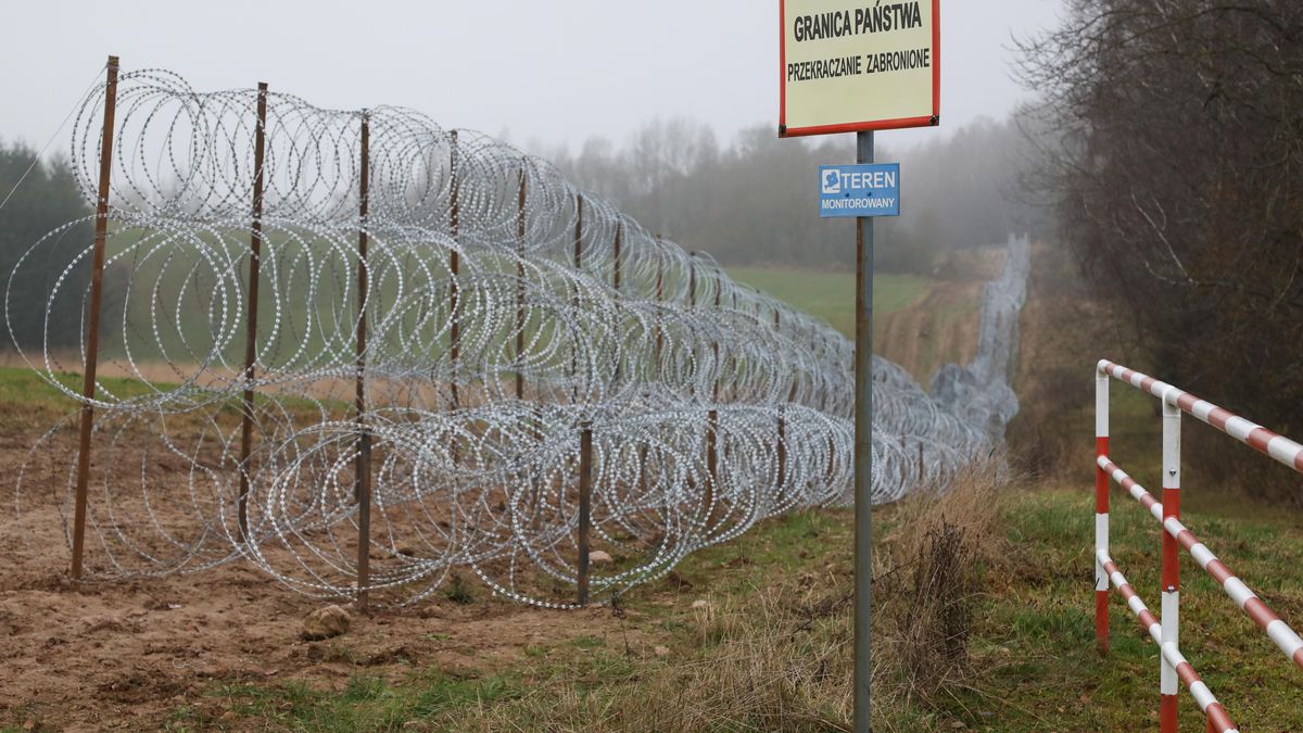 budowa zapory
Artur Reszko
budowa, drut kolczasty, granica, obwodem kaliningradzkim, polsko rosyjska, polsko-rosyjska, rosj�, tymczasowa, wojsko, zapora, �o�nierze