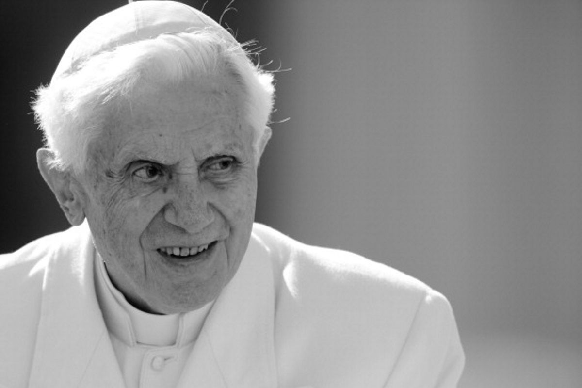Benedykt XVI nie żyje. Zdumiewające, o co papież-emeryt prosił Polaków