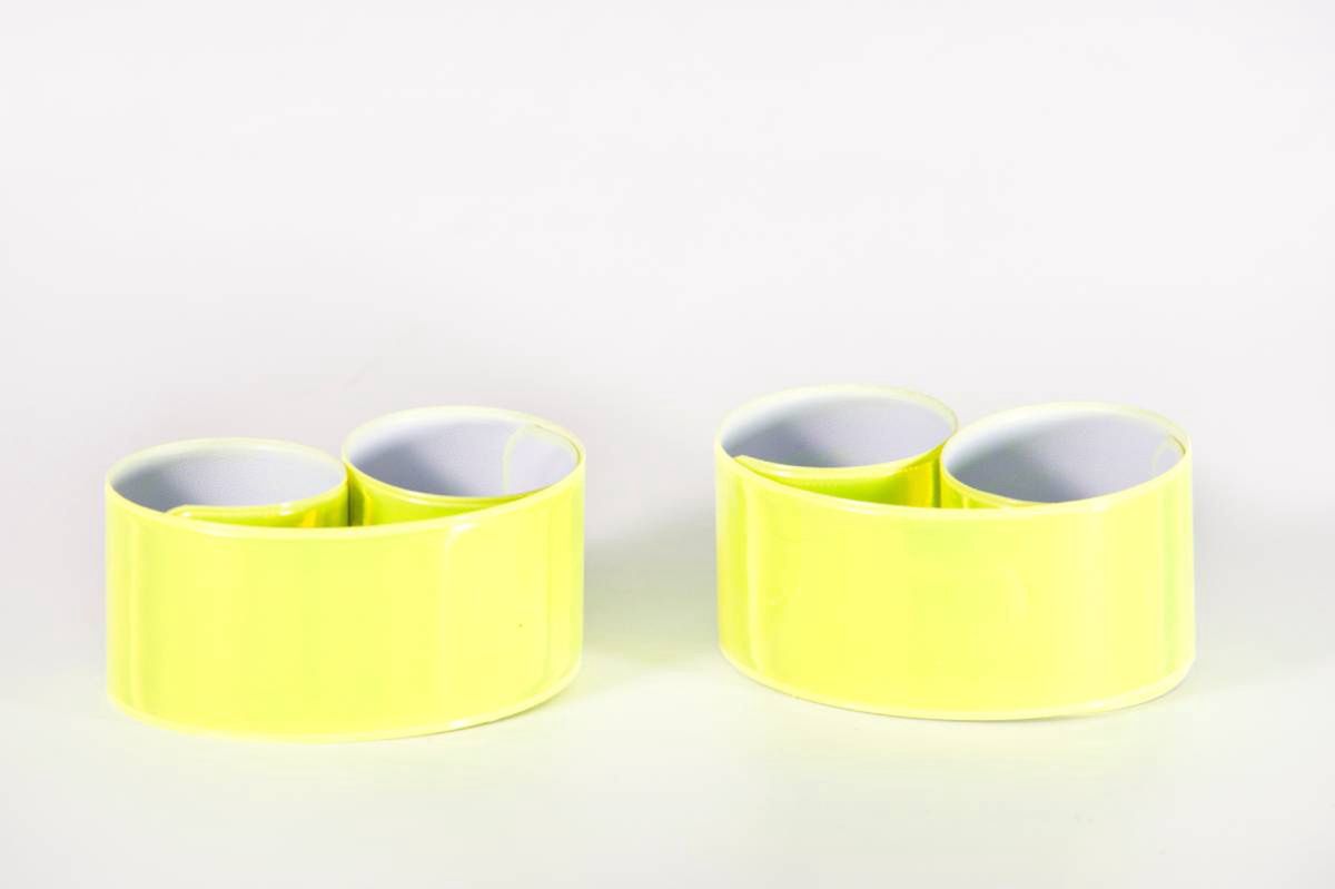 Sokółka: Własnoręcznie zrobili odblaski i przekazali je policjantom. Tak promują bezpieczeństwo pieszych