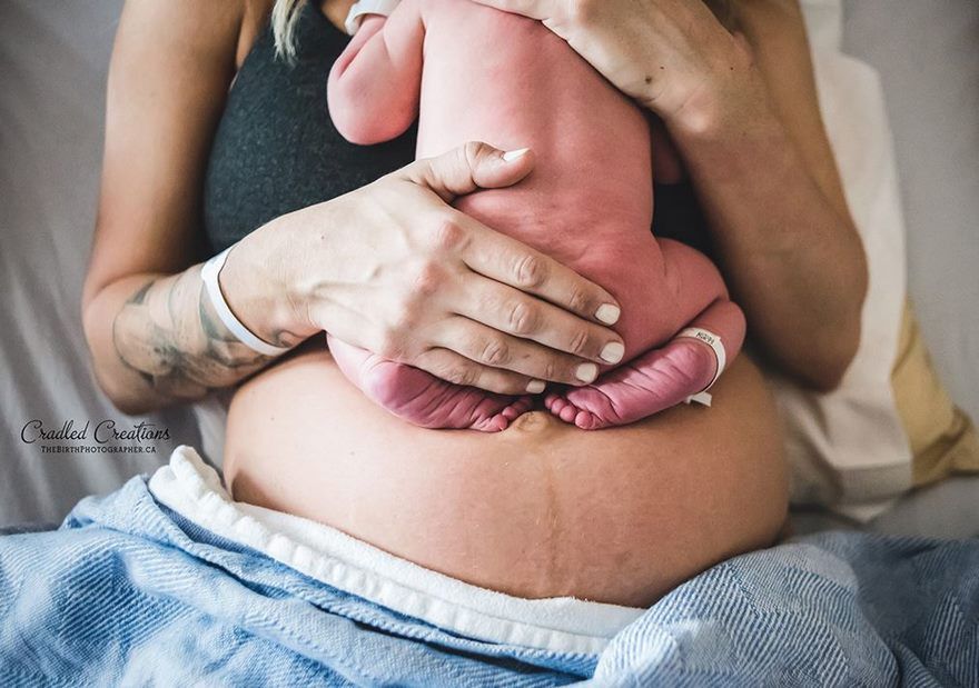 Tak rodzą kobiety. Niesamowite zdjęcia z porodów, które zebrano i wyróżniono w największym tego typu konkursie fotograficznym na świecie 18