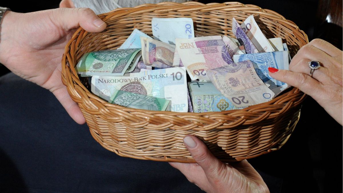 W dzień kapłana ujawnili zarobki księży