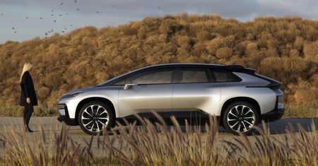 Faraday Future FF 91 - produkcyjny supersamochód i limuzyna w jednym