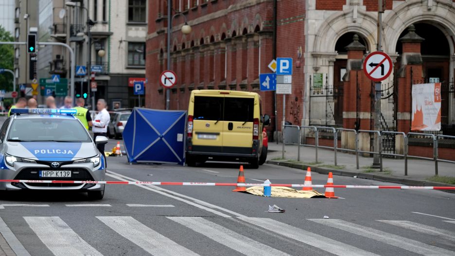 miejsce wypadkuHanna Bardoautobus, centrum, miasta, miejsce, potr�cenie, s�u�by, BINARY<(10) bytes>, BINARY<(12) bytes>, BINARY<(10) bytes>, wypadek, wypadku, policja, 19 latka, 19-latka, BINARY<(21) bytes>, BINARY<(21) bytes>