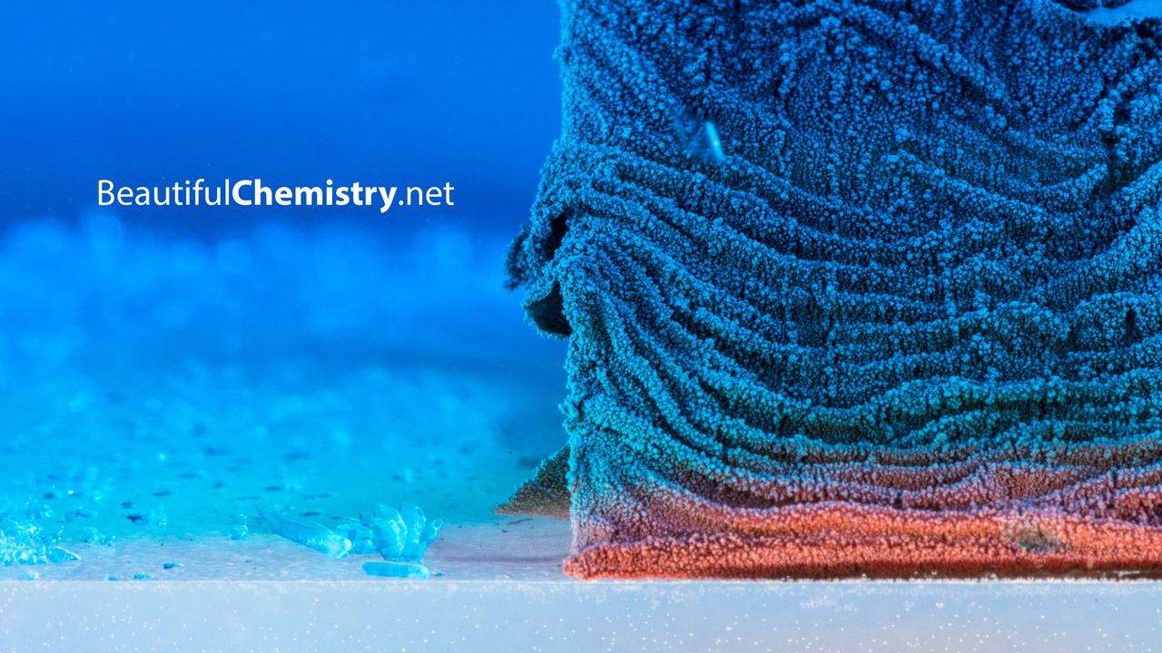Procesy chemiczne w trybie makro nagrane w 4K Lumixem GH4 3