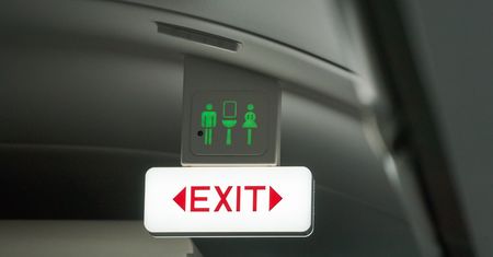 Ciągle chodził do toalety. Pasażerka w końcu nie wytrzymała