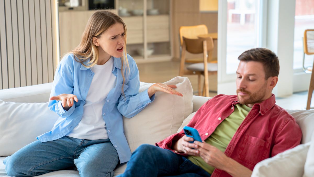 Była pewna, że jej mąż ma romans i pisze z kochanką