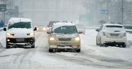 Pogoda nam nie odpuści. "Nie zmieniajcie jeszcze opon zimowych"