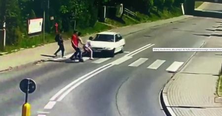 Wjechał w pieszych na pasach. Potrącona trafiła do szpitala