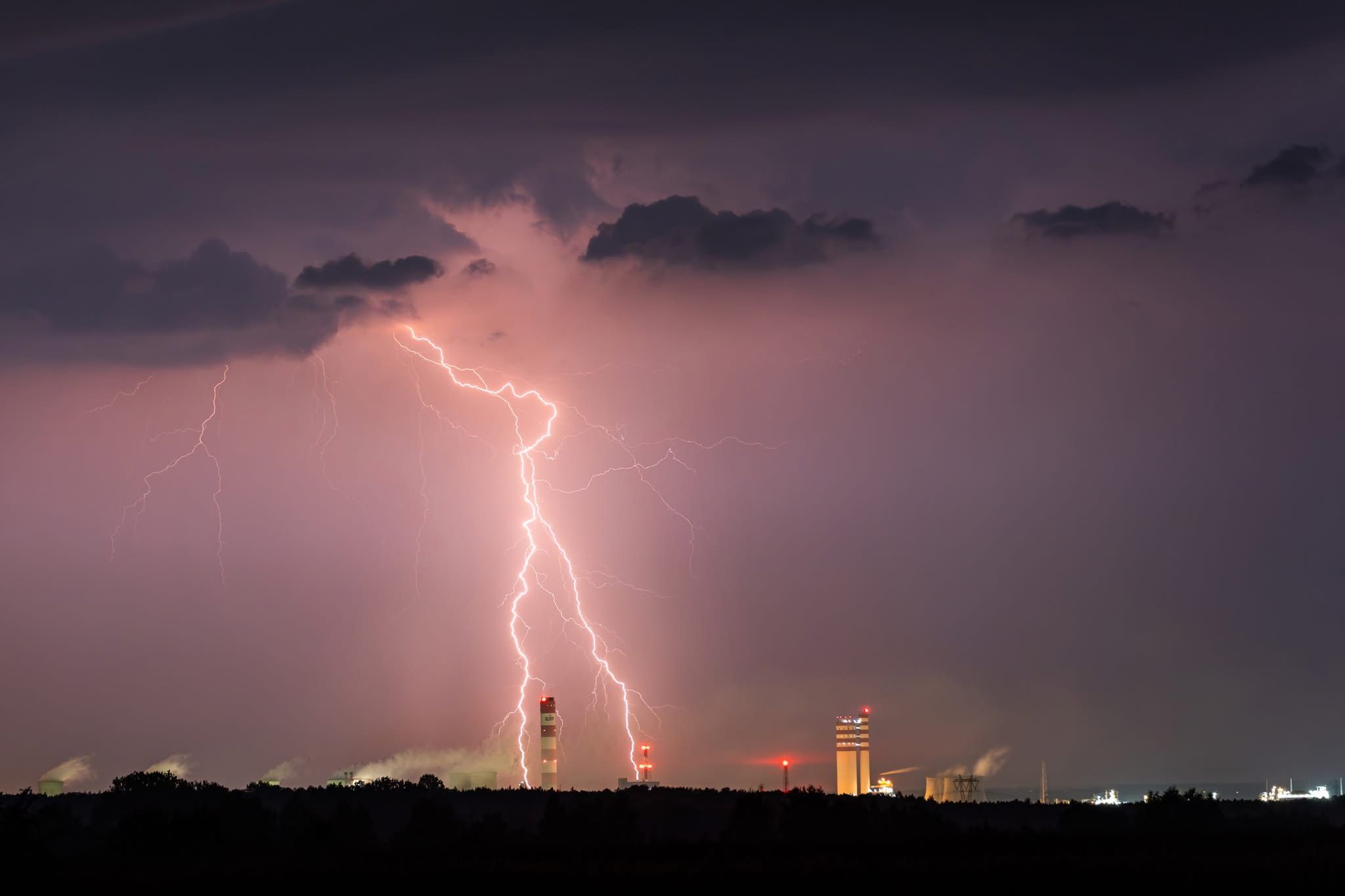 Burza nad Warszawą. 