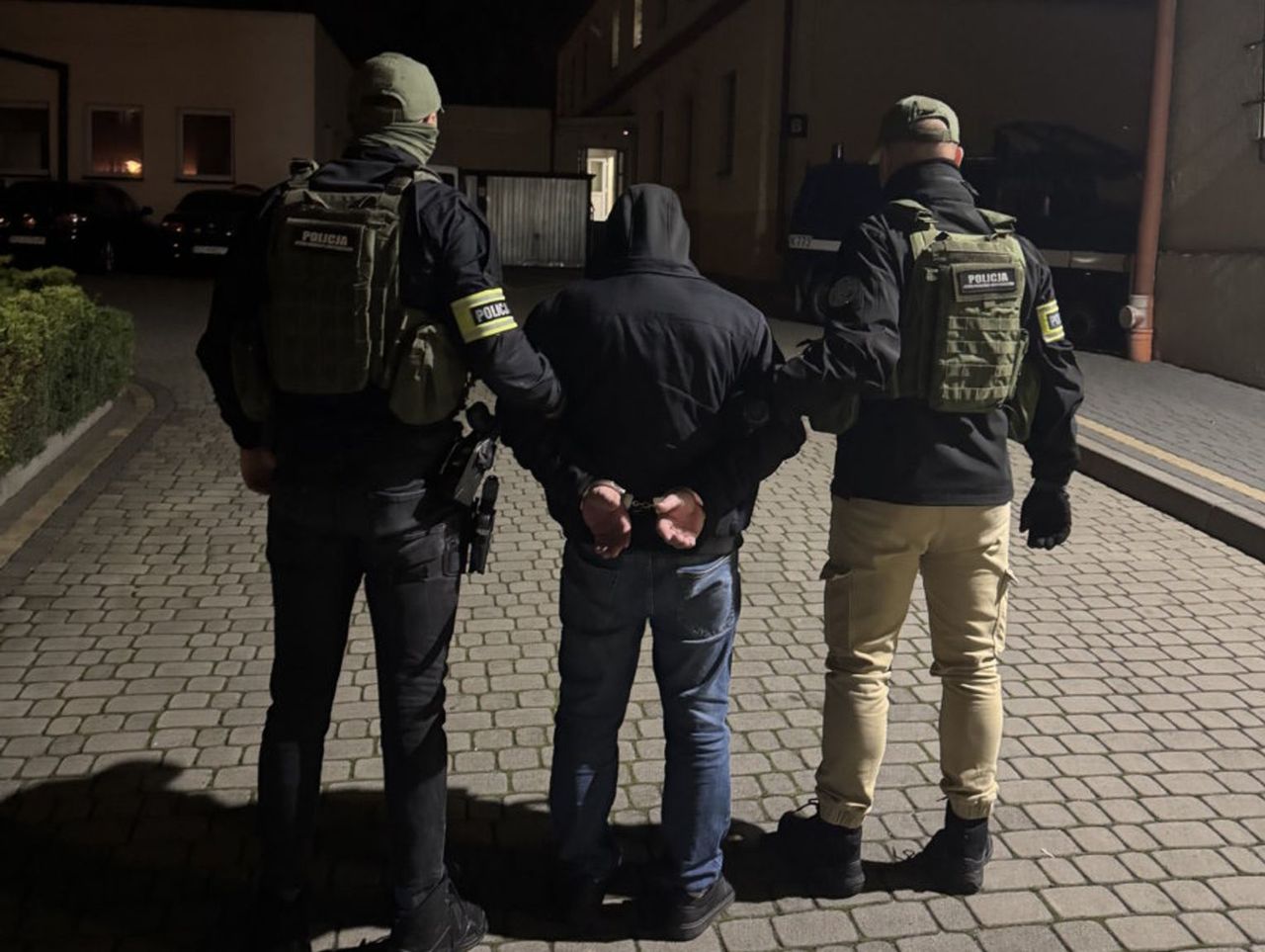 Rzeszów: "Łowcy głów" zatrzymali ściganego przez Interpol 40-latka. Przez 16 lat mężczyzna żył w ukryciu