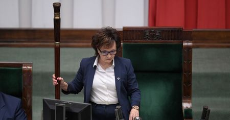 Posłowie PiS chcą zmiany ustawy. Szerokie uprawnienia dla służb