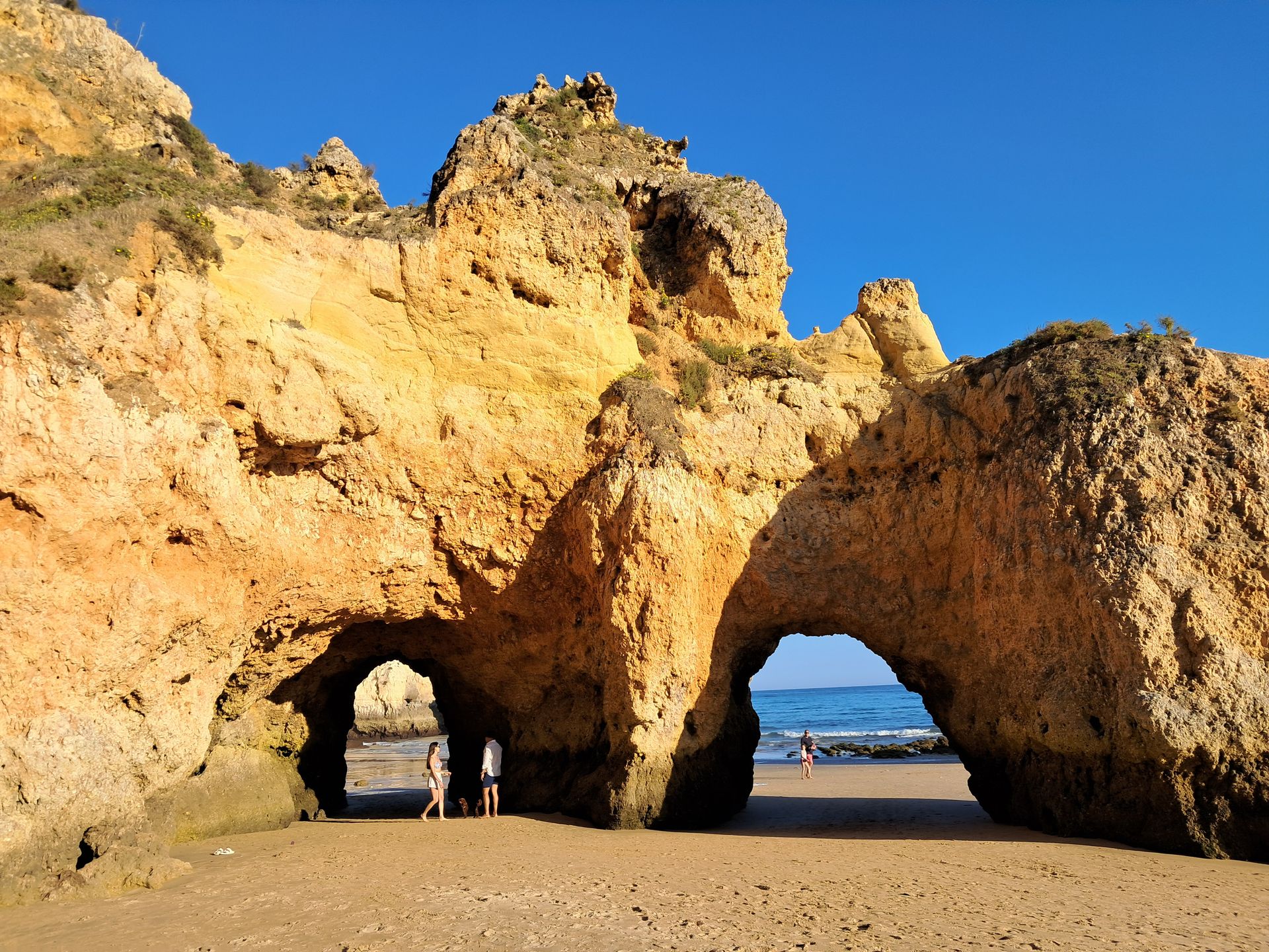 Praia dos Tres Irmaos - cud natury na portugalskim wybrzeżu