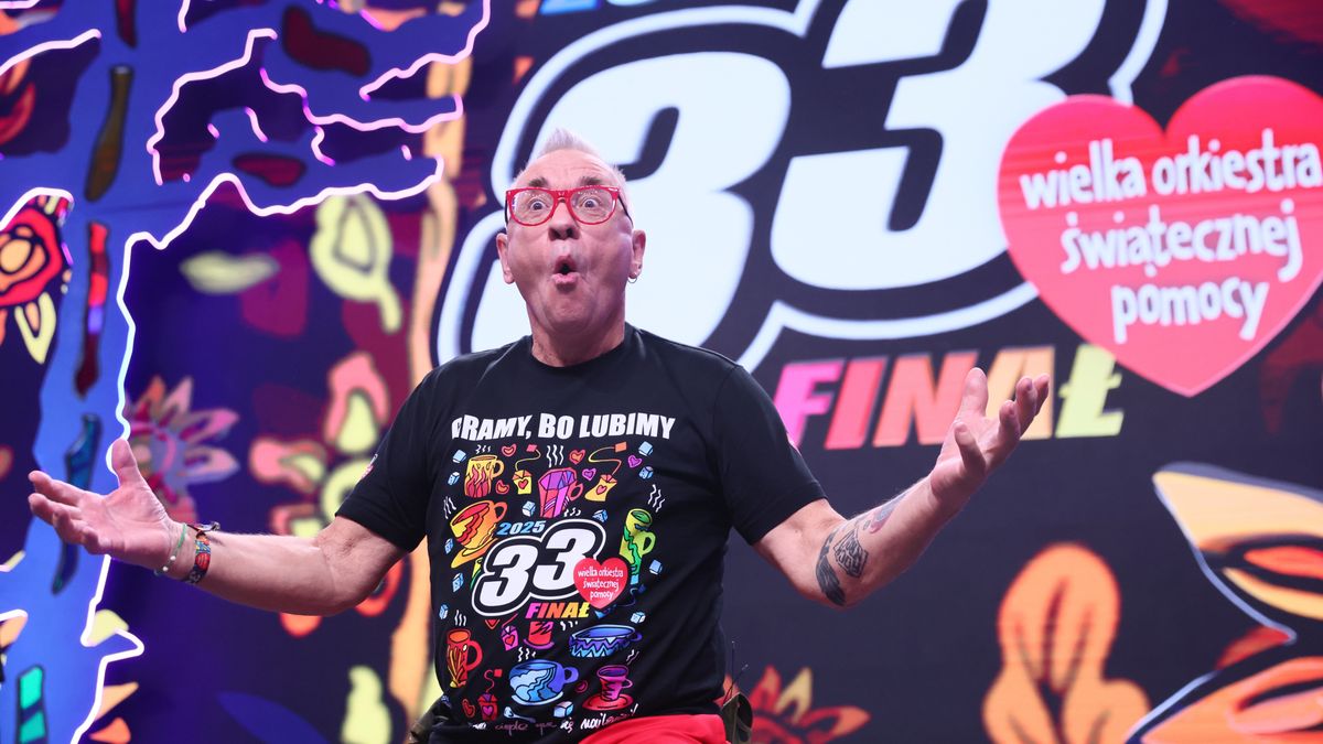 Warszawa, 26.01.2025. Prezes zarządu Fundacji Wielkiej Orkiestry Świątecznej Pomocy Jerzy Owsiak w studiu telewizyjnym WOŚP na błoniach Stadionu Narodowego w Warszawie, 26 bm. Rozpoczął się 33. Finał Wielkiej Orkiestry Świątecznej Pomocy. W tym roku zbiórka zostanie przeznaczona na potrzeby hematologii i onkologii dziecięcej. (mr) PAP/Leszek Szymański