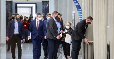 Hartwich próbowała porozmawiać w Sejmie z premierem. Doszło do przepychanki