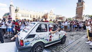 Kraków: Maluchy opanują Rynek Główny! Wielka wyprawa Fiatów już w czwartek