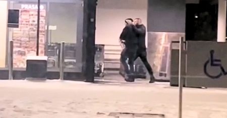 Złodzieje nie przewidzieli jednego. Nagranie z akcji sprzed sklepu