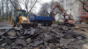 Warszawa: Beton znika z osiedli. Zamieniają szarość w zieleń