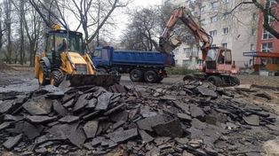 Warszawa: Beton znika z osiedli. Zamieniają szarość w zieleń