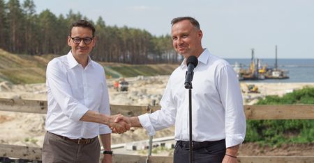 "Pensja plus" dla polityków PiS. Prezydent zdecydował