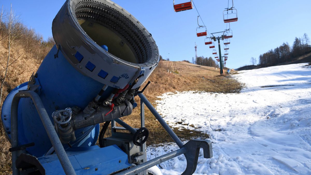 stok narciarski
Darek Delmanowicz
kolej krzese�kowa, narciarski, nieczynny, pogoda, stok, wyci�g, zima, zmakni�ty