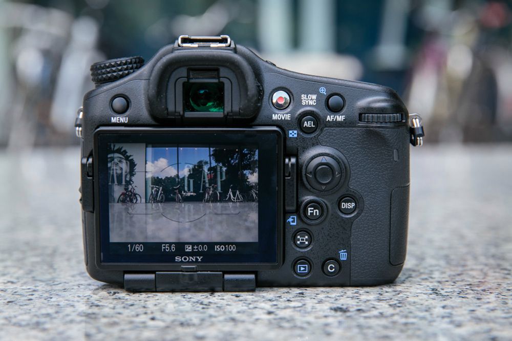 Sony A77 II – nowoczesny aparat w klasycznej obudowie i ze starymi błędami [test] 3