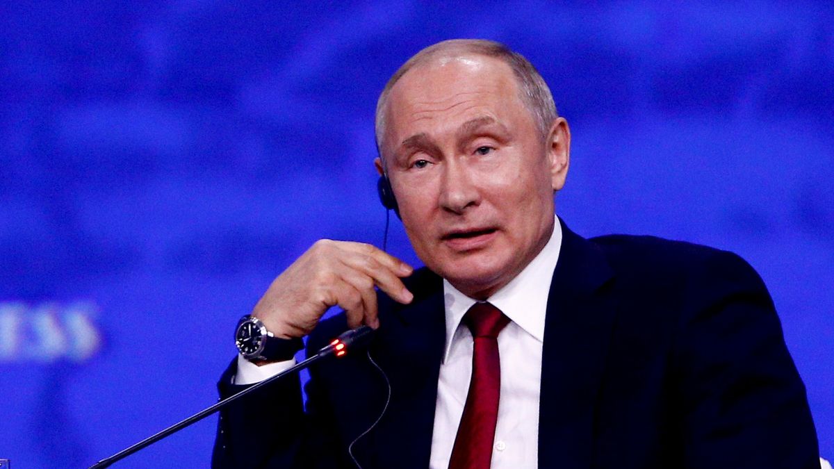 2019 St. Petersburg International Economic ForumST PETERSBURG, RUSSIA - JUNE 07: Russian President Vladimir Putin makes a speech at the 2019 Saint Petersburg International Economic Forum (SPIEF-2019) at the Congress Hall of Congress Centre in Saint Petersburg, Russia on June 07, 2019. SPIEF 2019 runs from 06 to 08 June. (Photo by Sefa Karacan/Anadolu Agency/Getty Images)Anadolu AgencyRussia, June, politics, Vladimir Putin, Saint Petersburg, SPIEF, St. Petersburg International Economic Forum, 2019, FeedRouted_Global