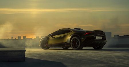 Lamborghini Huracán Sterrato zrzuca kamuflaż. Wygląda świetnie