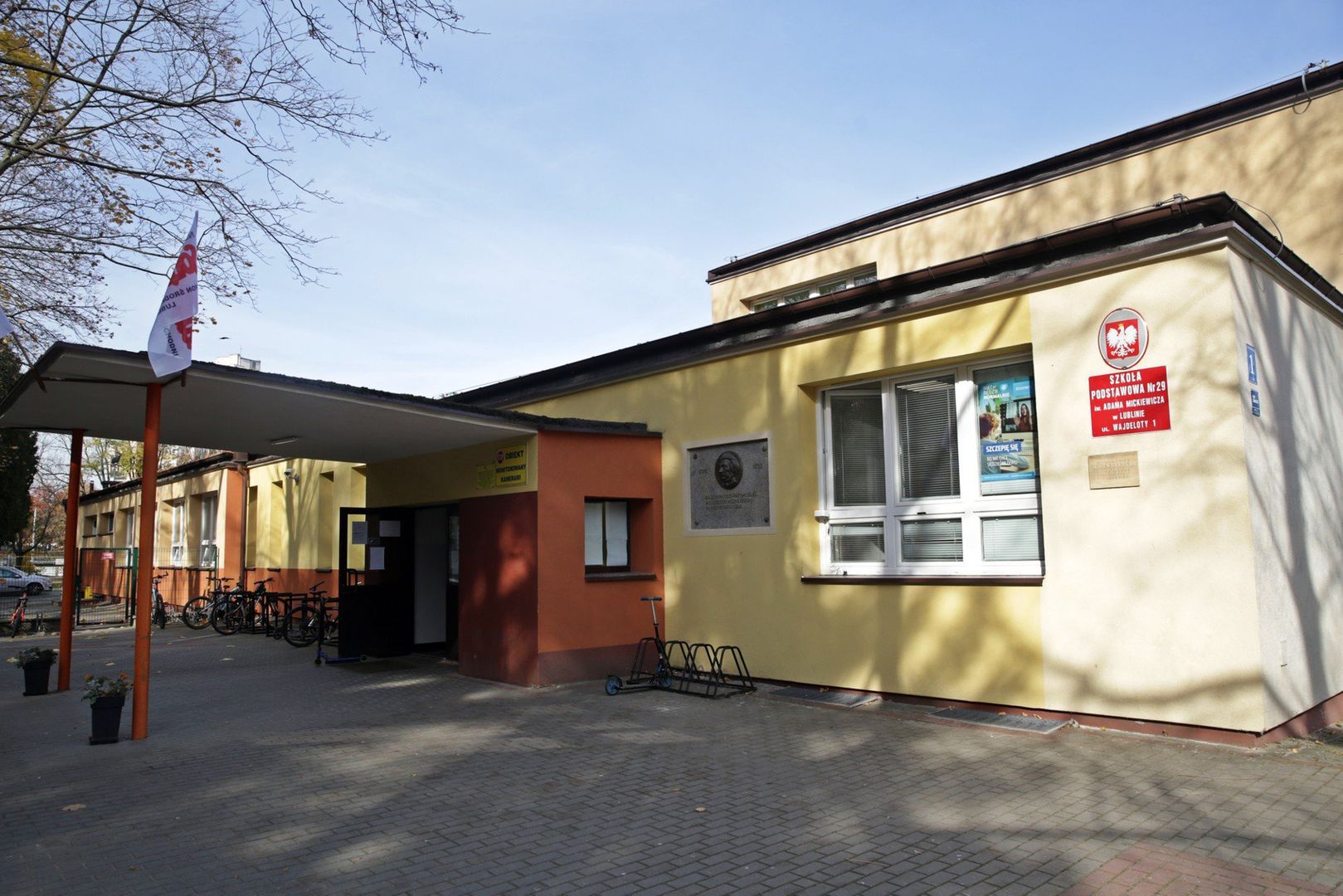 Szkoła Podstawowa nr 29 im. Adama Mickiewicza, ul. WajdelotyJarosiński Jerzy - Szkoła Podstawowa nr 29 - 149 199 zł rocznie, 12 433 zł miesięcznie