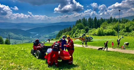 Beskidy. Rany cięte, urazy kręgosłupa i głowy. GOPR podsumował długi weekend