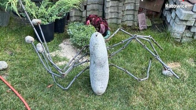 Śląskie. Podejrzani ukradli rzeźby ogrodowe w Katowicach o wartości ponad 130 tys. złotych.
