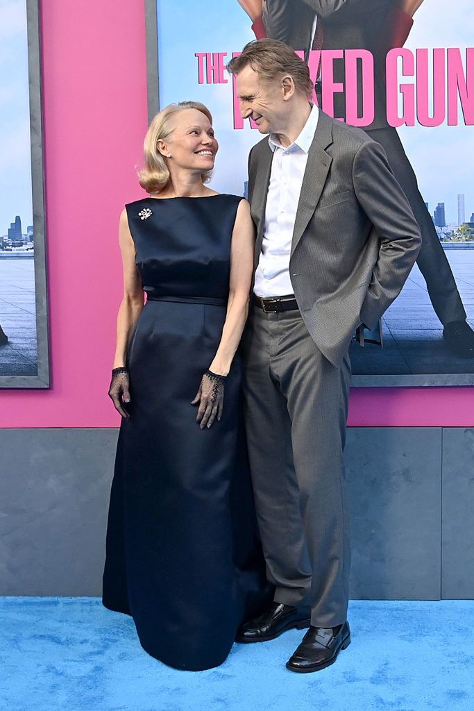 Pamela Anderson i Liam Neeson