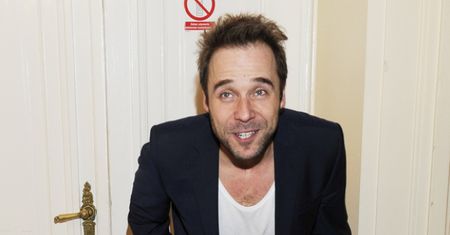 Nowicki: "GNIJE MI UCHO!"