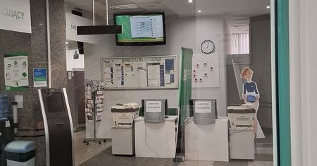 Szczecin: Pracownicy ZUS odeszli od biurek. Trwa strajk ostrzegawczy [WIDEO]