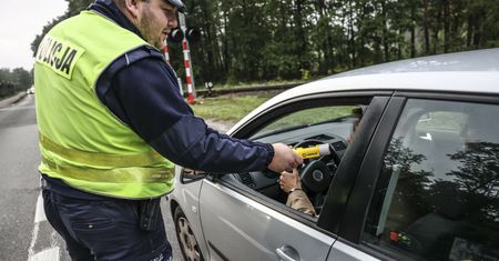 Zatrzymali go jak jechał po pijanemu. Prawkiem cieszył się 11 dni
