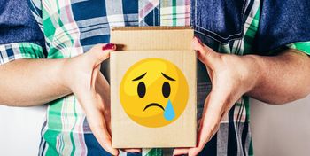 Pułtusk: 77-latek oszukany metodą "na paczkę za pobraniem"