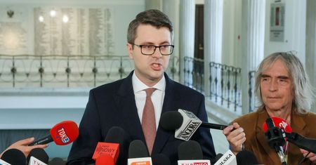 PiS chce kontrolować podatki sprzed lat. Rzecznik rządu: trwają konsultacje