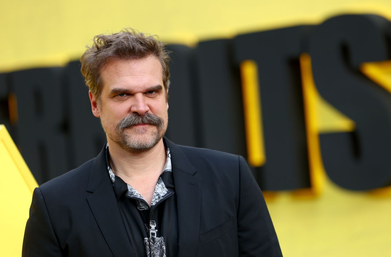 Gwiazdor "Stranger Things" mówi o trudach randkowania z "normalnymi ludźmi"