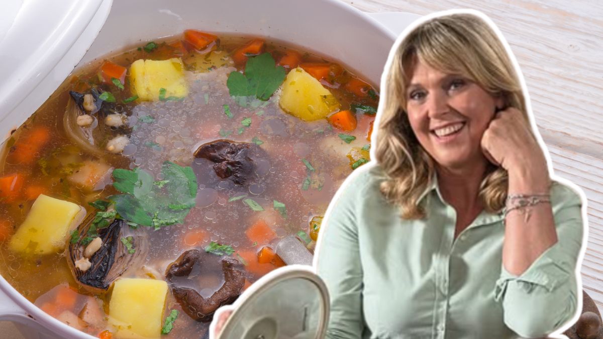 Ewa Wachowicz robi krupnik z kaszą gryczaną