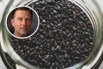 Wystarczy łyżeczka dziennie. "Gasi stan zapalny lepiej niż ibuprofen"